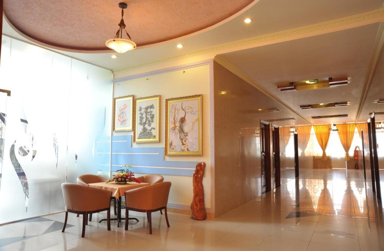 โรงแรมถั่งลอย Thu Dau Mot ภายนอก รูปภาพ
