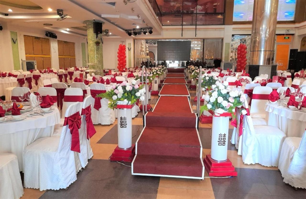 โรงแรมถั่งลอย Thu Dau Mot ภายนอก รูปภาพ